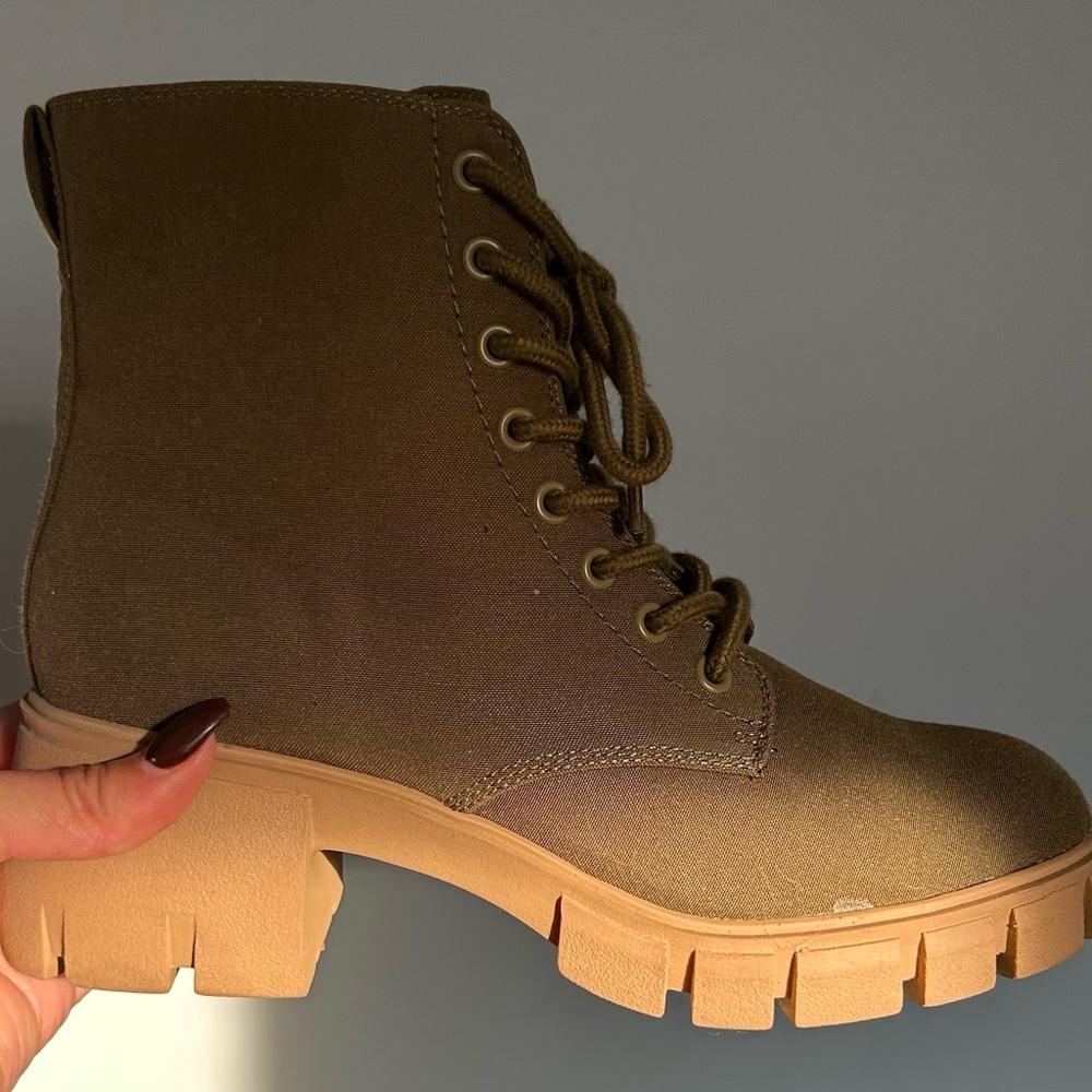 Trendy Olive Green & Tan Lace-Up Combat Boots - inside zipper enclosure